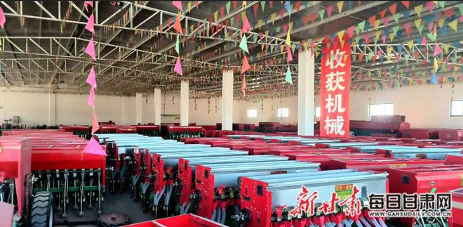 金塔:备足农机“粮草”夯实春耕“底气”(图1)
