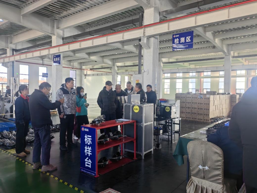 陕西省农机技术体系基地举办保护性耕作研讨会暨新机具田间演示活动(图3)
