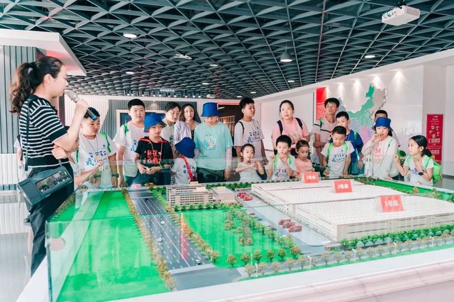 京东亚洲一号仓储基地参观了解人工智能必赢国际物流仓里的硬核黑科技！(图1)