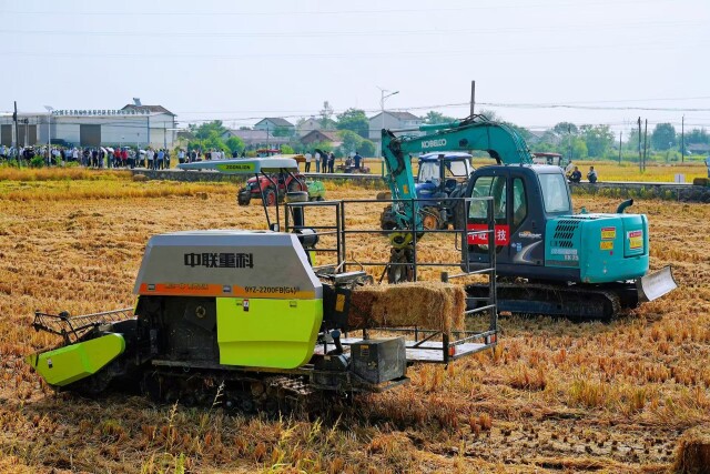 十八般兵器”上阵秸秆离田、还田轻松拿捏——湖南水稻秸秆机械化还田和离田现场见闻(图2)
