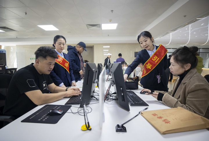 奋力打头阵阔步走在前——经济大省挑大梁观察(图5)