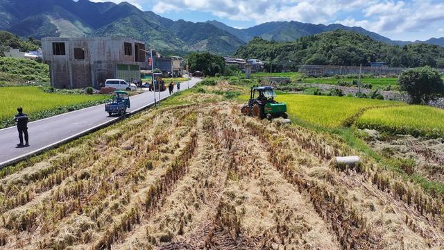 湖南江华推广秸秆综合利用技术实现“变废为宝”(图1)
