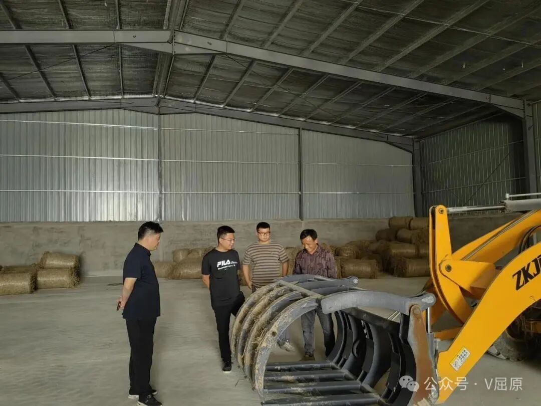 岳阳市屈原管理区凤凰乡：秸秆打捆离田变废为宝助循环(图2)