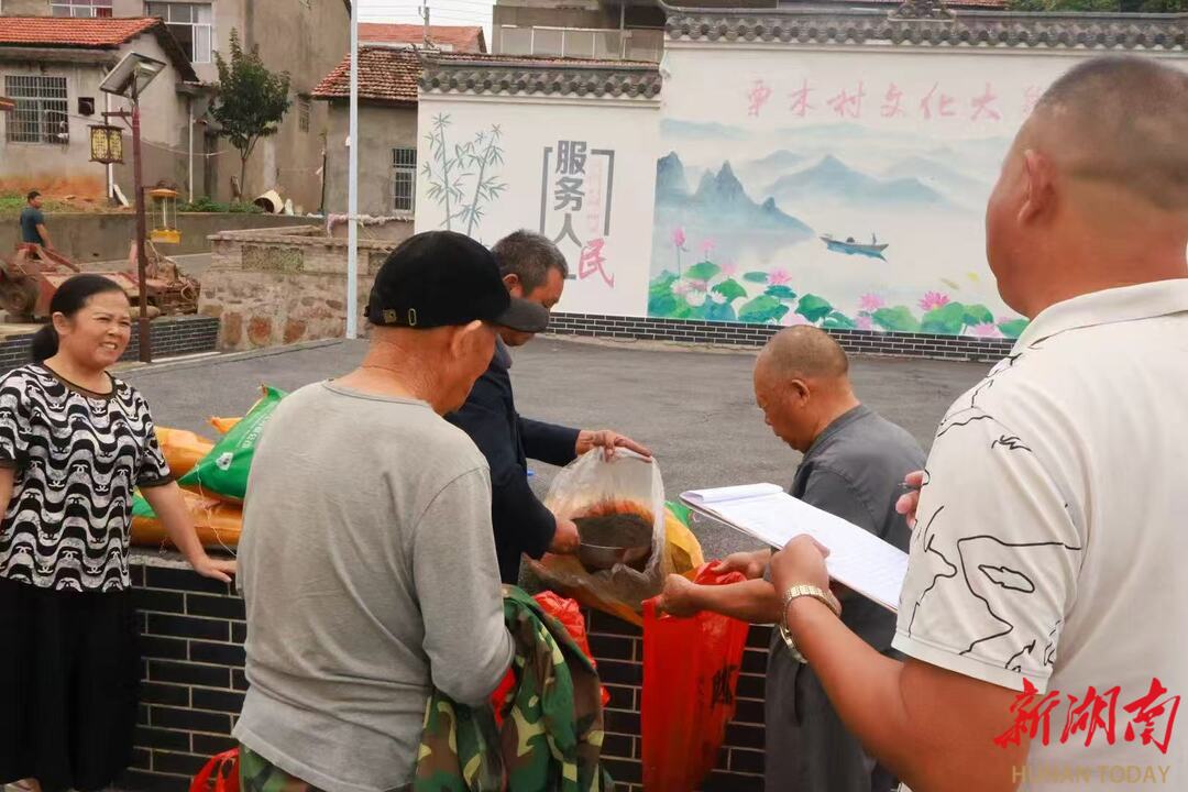 澧南镇“三个转变”巧解秸秆综合利用难题(图1)
