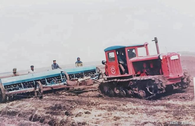 必赢文革时期成就28:1976年农机化浪潮中的铁牛入田(图7)