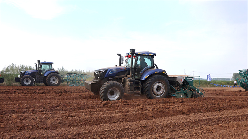 解码小麦高产“粮方”潍柴雷沃这场田间体验日带你找到答案(图3)