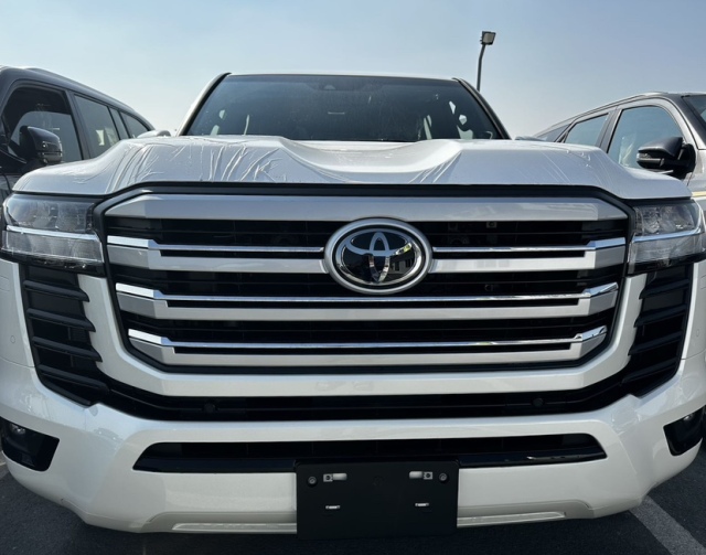 2025款酷路泽3500GXR科威特满配豪华四驱越野车本家海外直发报价(图2)