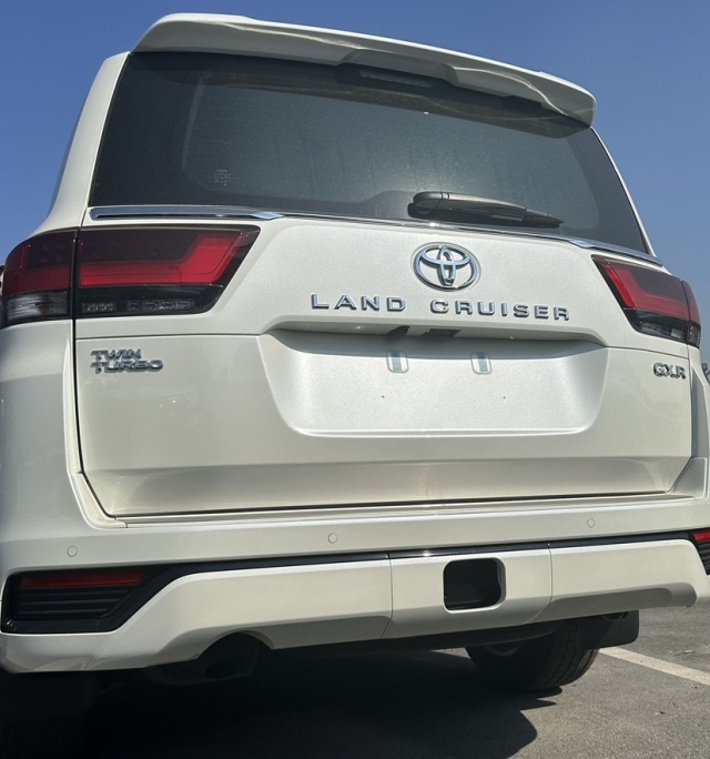 2025款酷路泽3500GXR科威特满配豪华四驱越野车本家海外直发报价(图7)