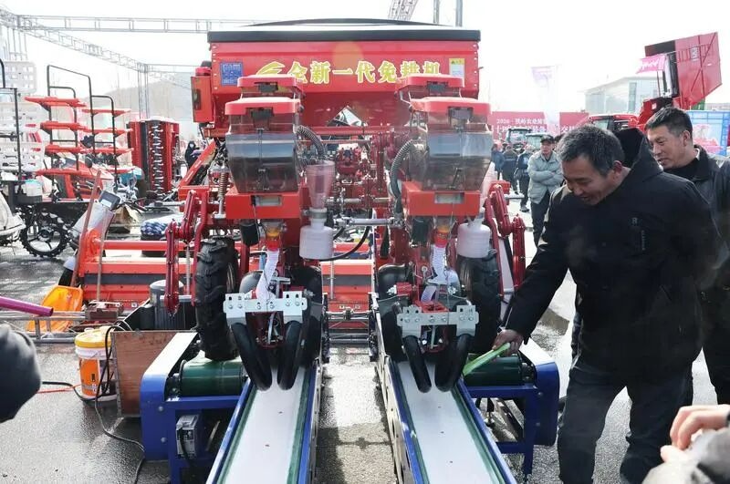 从“铁牛”轰鸣到“全链”奔涌！2026铁岭农博会解锁智慧农业新范式(图2)