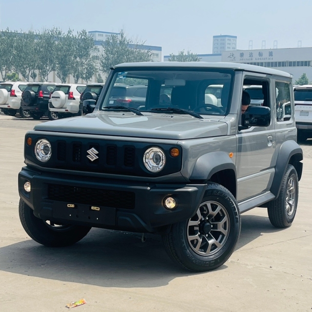 必赢2025款铃木吉姆尼自动三门顶配强悍而精致的纯硬派越野小SUV(图1)